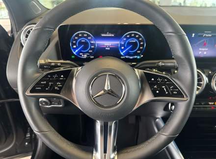 Mercedes-Benz - EQA