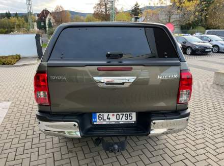 Toyota - Hilux