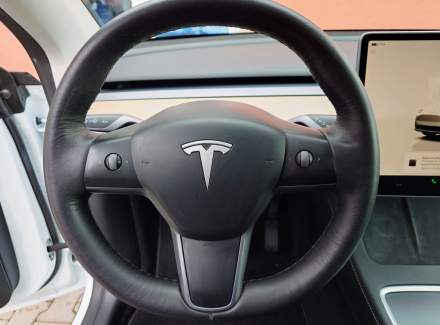 Tesla - Model Y