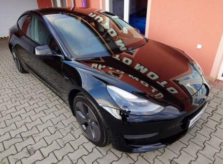 Tesla - Model 3
