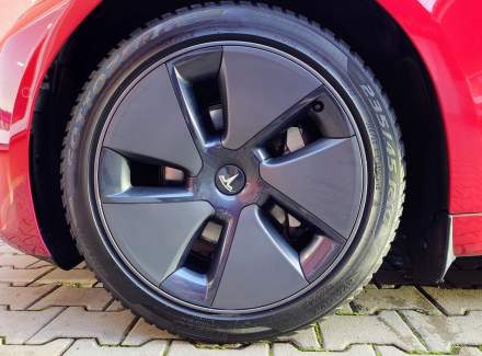 Tesla - Model 3