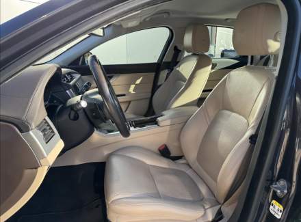 Jaguar - XF