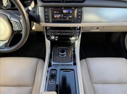 Jaguar - XF