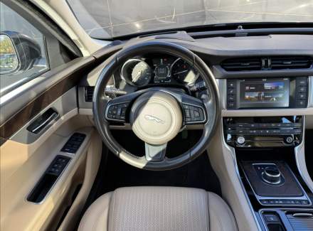 Jaguar - XF