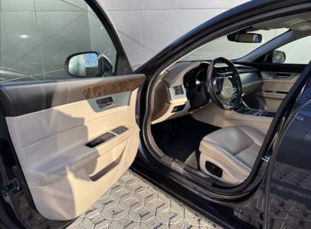 Jaguar - XF