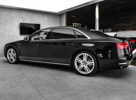 Audi - A8