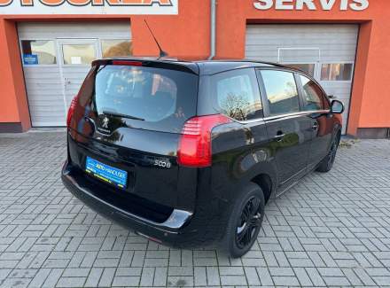 Peugeot - 5008