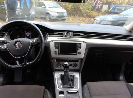 Volkswagen - Passat