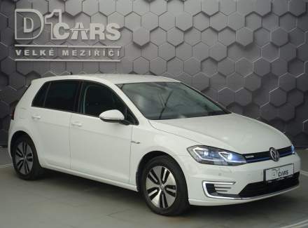 Volkswagen - Golf