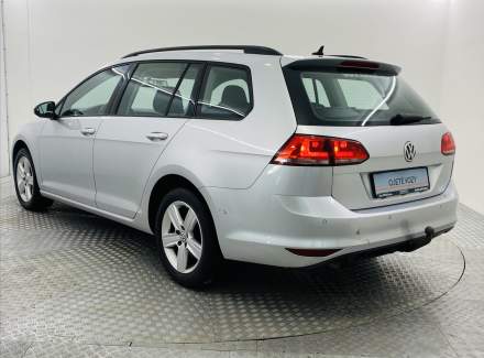 Volkswagen - Golf