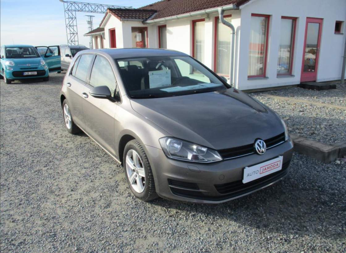 Volkswagen - Golf