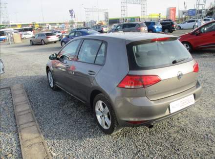 Volkswagen - Golf