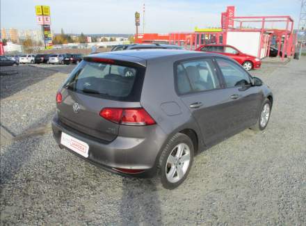 Volkswagen - Golf