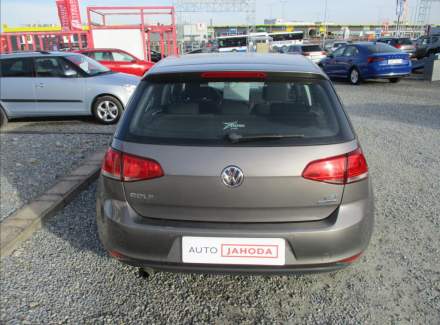 Volkswagen - Golf