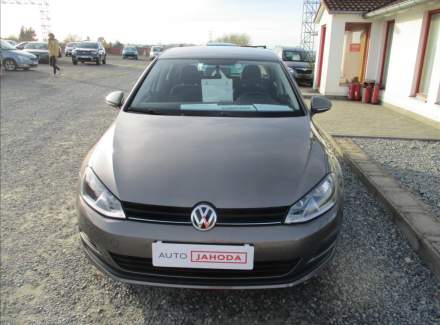 Volkswagen - Golf