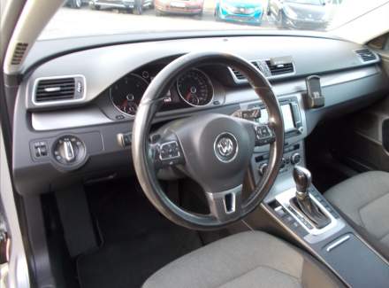 Volkswagen - Passat