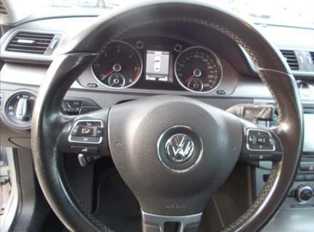 Volkswagen - Passat