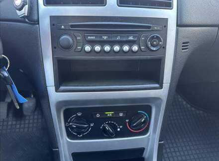 Peugeot - 307