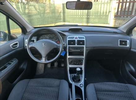 Peugeot - 307