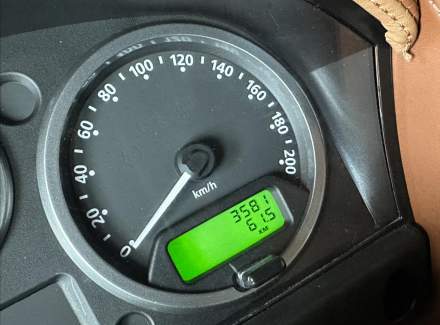 Land Rover - Defender