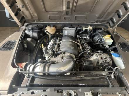 Land Rover - Defender