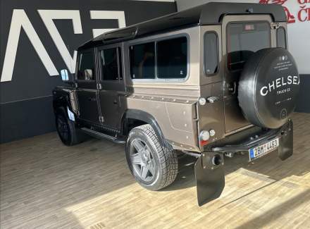 Land Rover - Defender