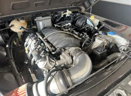 Land Rover - Defender