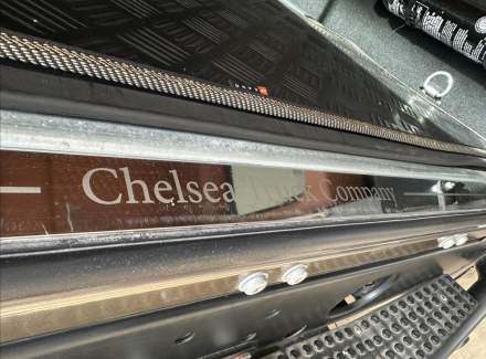 Land Rover - Defender