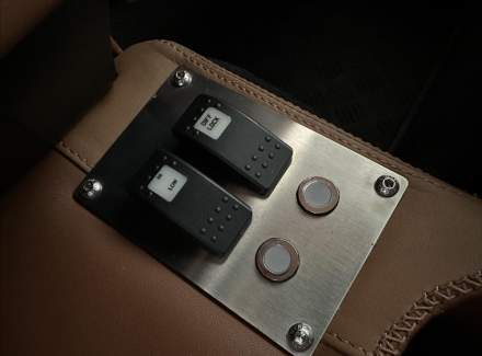 Land Rover - Defender