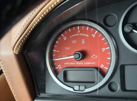 Land Rover - Defender