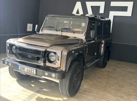 Land Rover - Defender