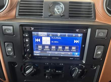 Land Rover - Defender