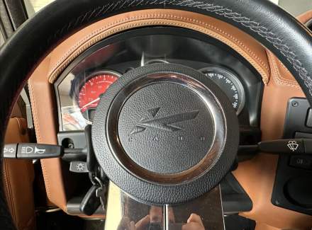 Land Rover - Defender