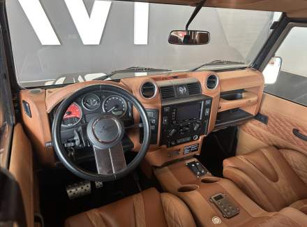 Land Rover - Defender