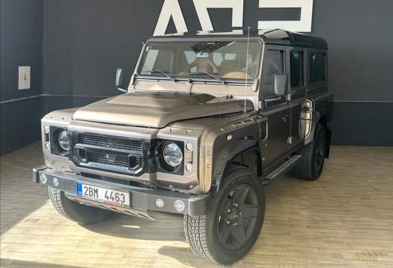 Land Rover - Defender