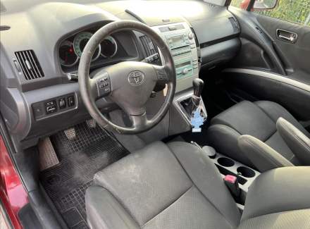 Toyota - Corolla Verso