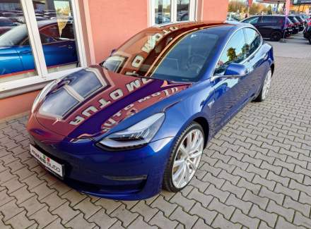 Tesla - Model 3