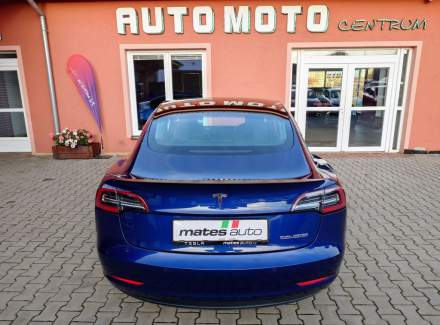 Tesla - Model 3