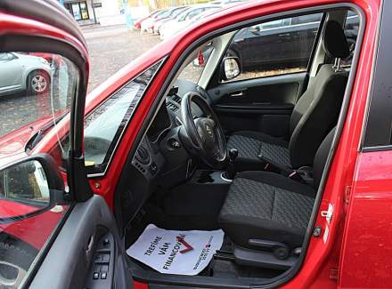 Suzuki - SX4