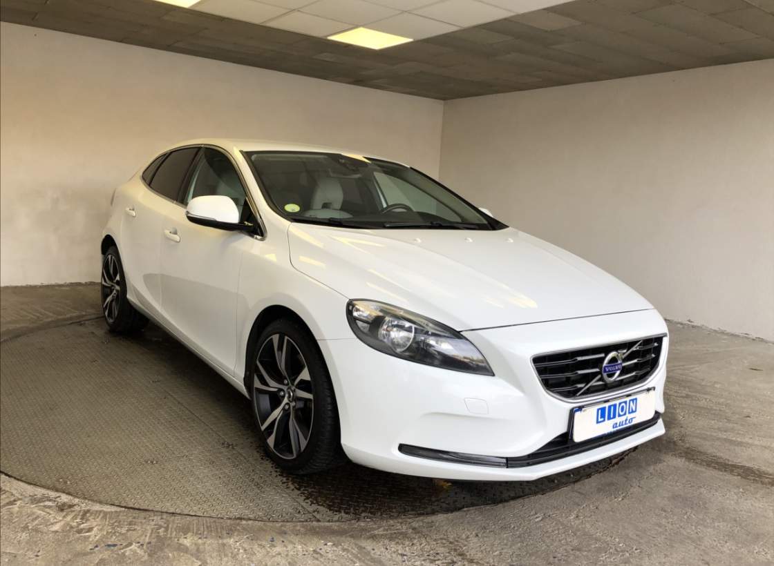 Volvo - V40