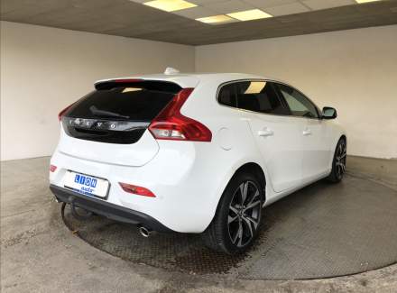 Volvo - V40