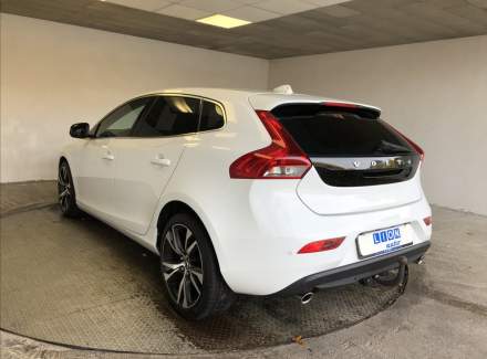 Volvo - V40
