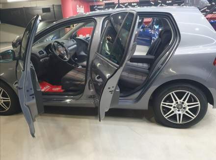 Volkswagen - Golf