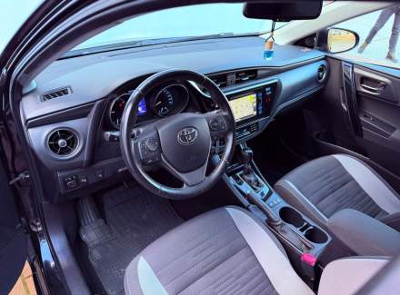 Toyota - Auris
