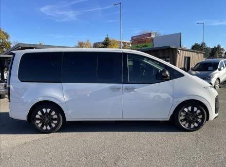 Hyundai - Staria