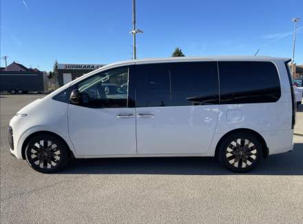 Hyundai - Staria