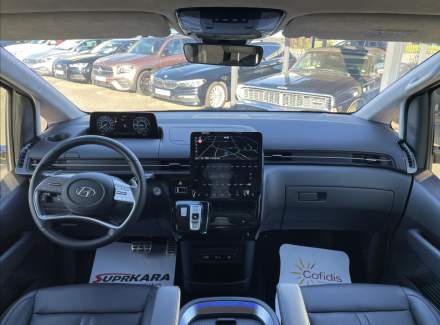 Hyundai - Staria