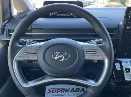 Hyundai - Staria