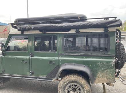 Land Rover - Defender