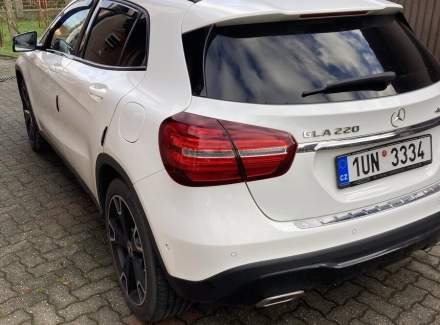 Mercedes-Benz - GLA